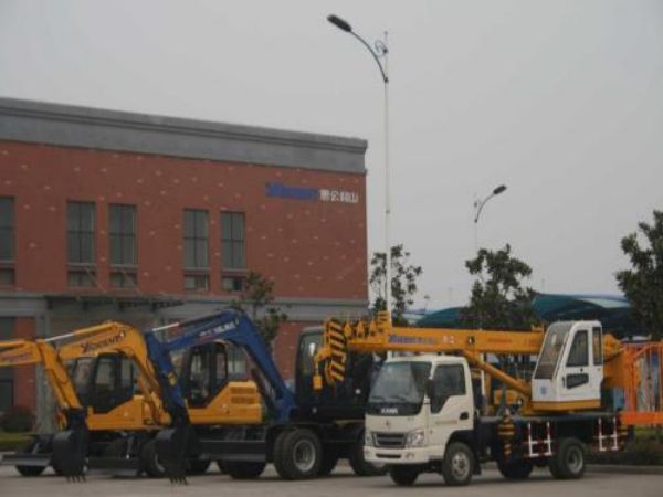 沈阳市吊车租赁公司_吊车出租影响价格有哪些方面